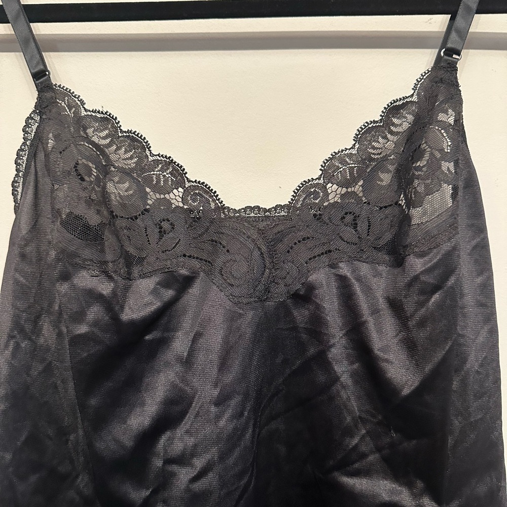Vintage (80s/90s) Vanity Fair Black Lace Detail Slip Size 36 - Picture 3 of 4
